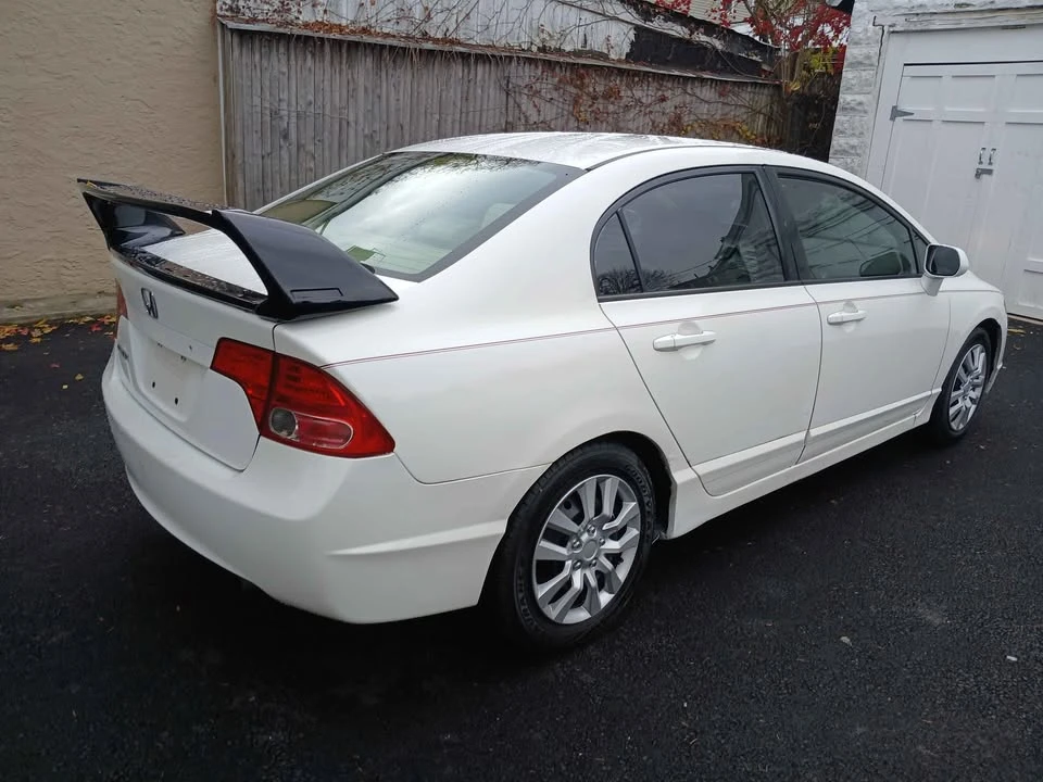 2008 Honda Civic 8th Gen - Image 2 of 10