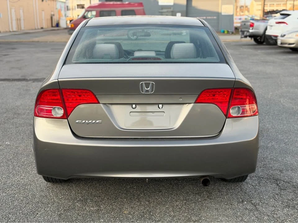 2008 Honda Civic 8th Gen - Image 2 of 17