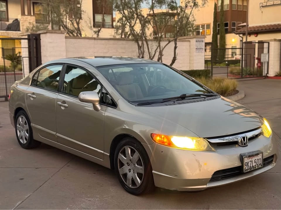 2008 Honda Civic 8th Gen - Image 2 of 7