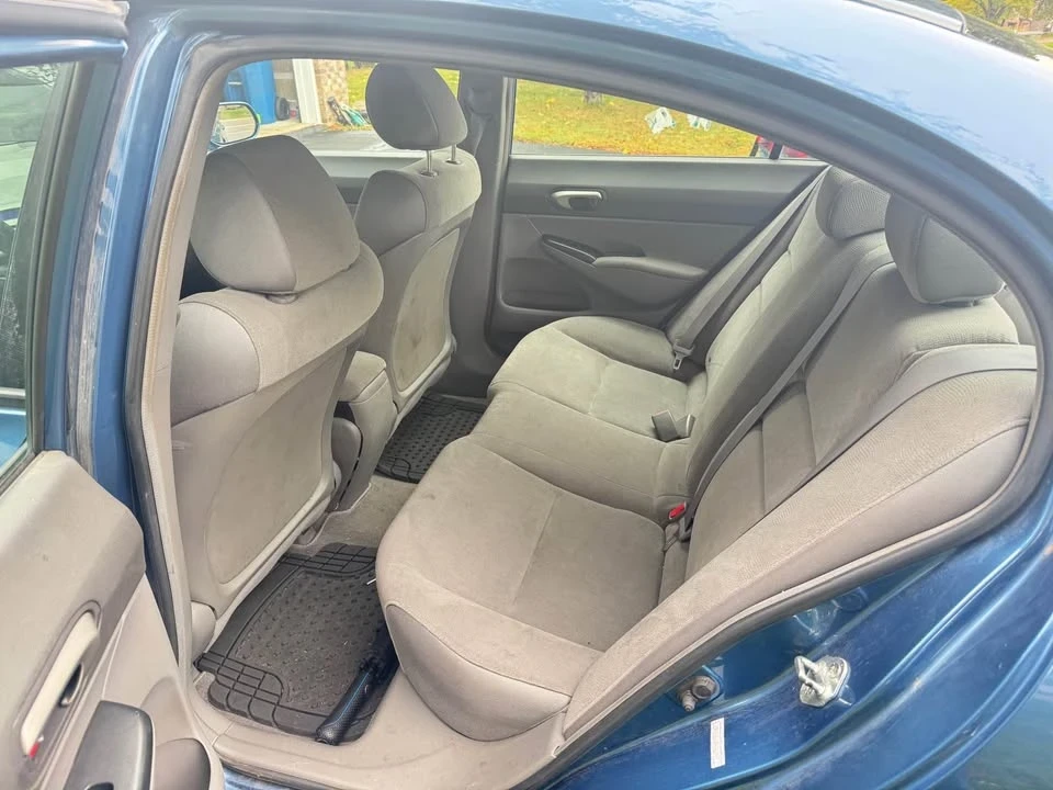 2008 Honda Civic 8th Gen - Image 9 of 16