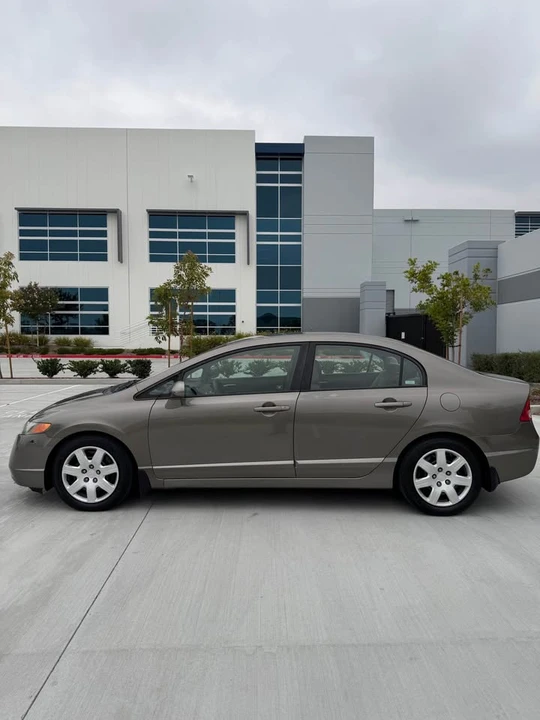 2008 Honda Civic 8th Gen - Image 2 of 20