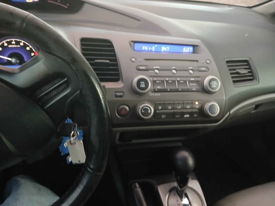 2008 Honda Civic 8th Gen - Image 2 of 3