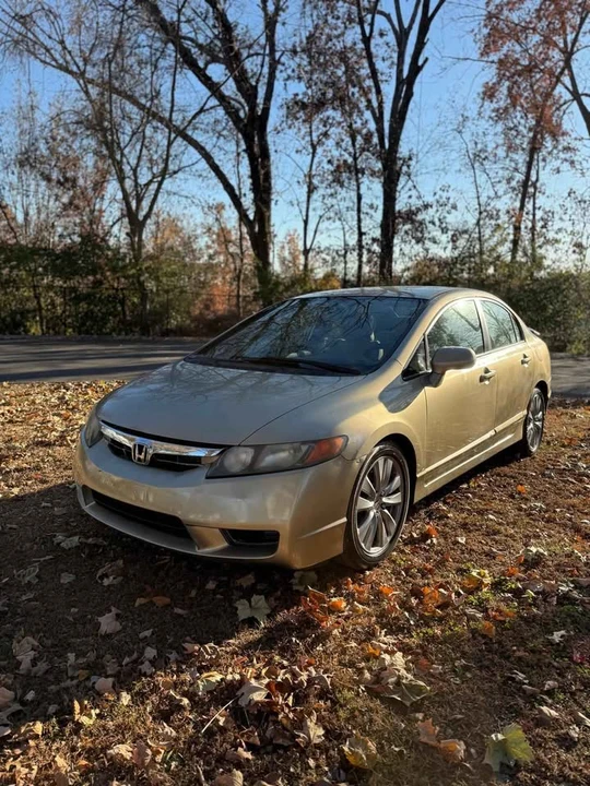 2008 Honda Civic 8th Gen - Image 2 of 7