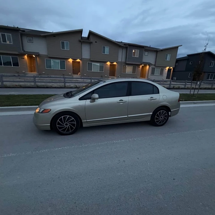 2008 Honda Civic 8th Gen - Image 2 of 7
