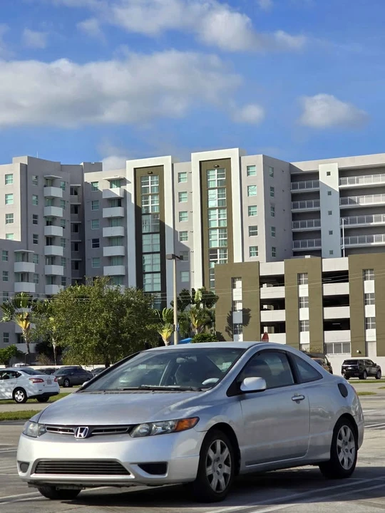 2008 Honda Civic 8th Gen - Image 2 of 13