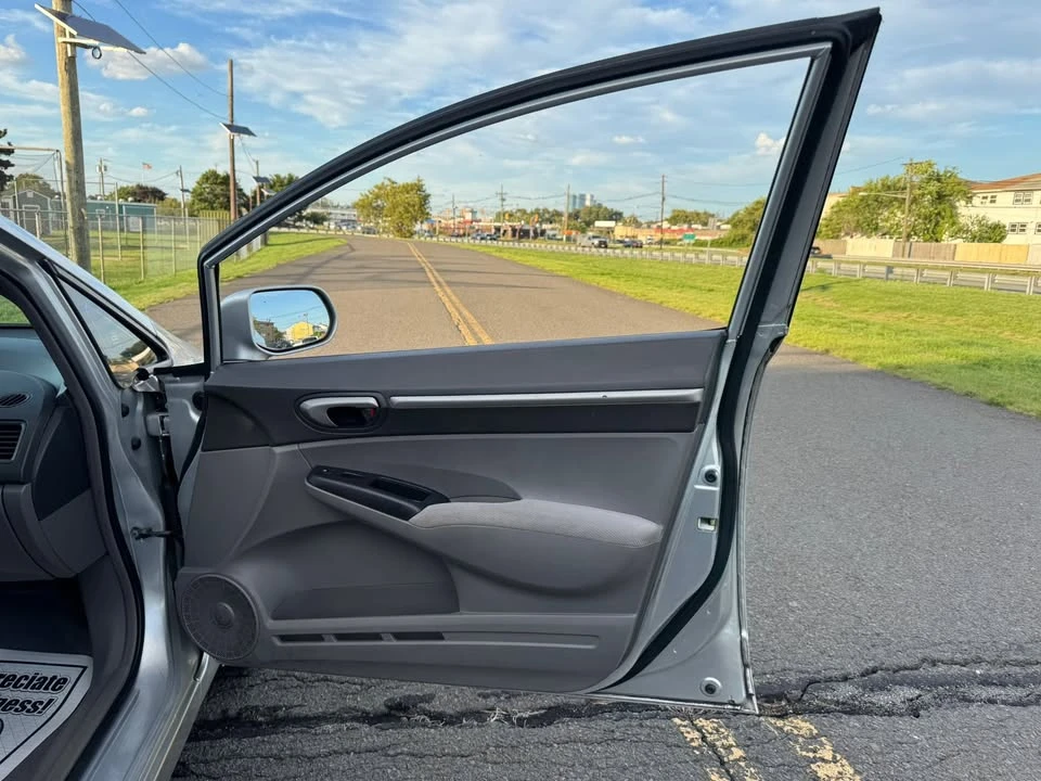 2008 Honda Civic 8th Gen - Image 9 of 18