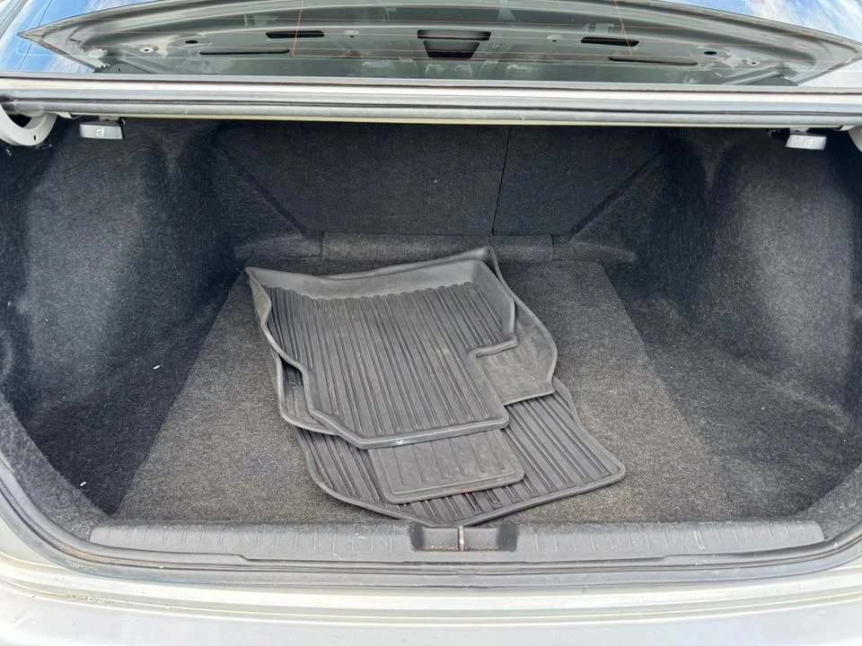 2008 Honda Civic 8th Gen - Image 15 of 18
