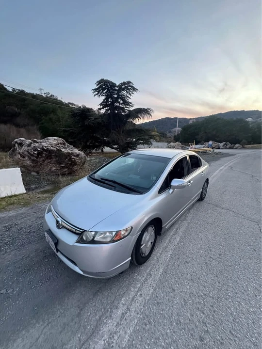 2008 Honda Civic 8th Gen - Image 2 of 6