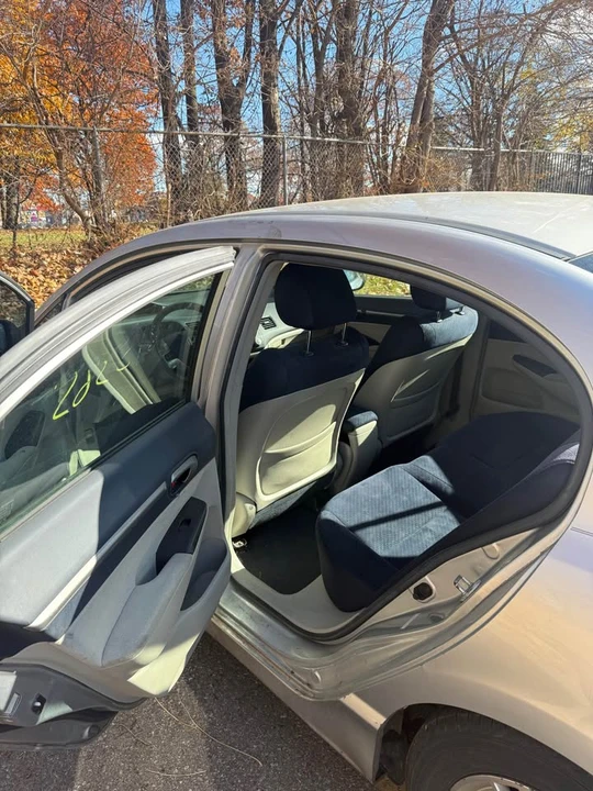 2008 Honda Civic 8th Gen - Image 8 of 10
