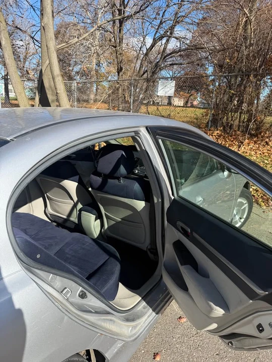 2008 Honda Civic 8th Gen - Image 9 of 10