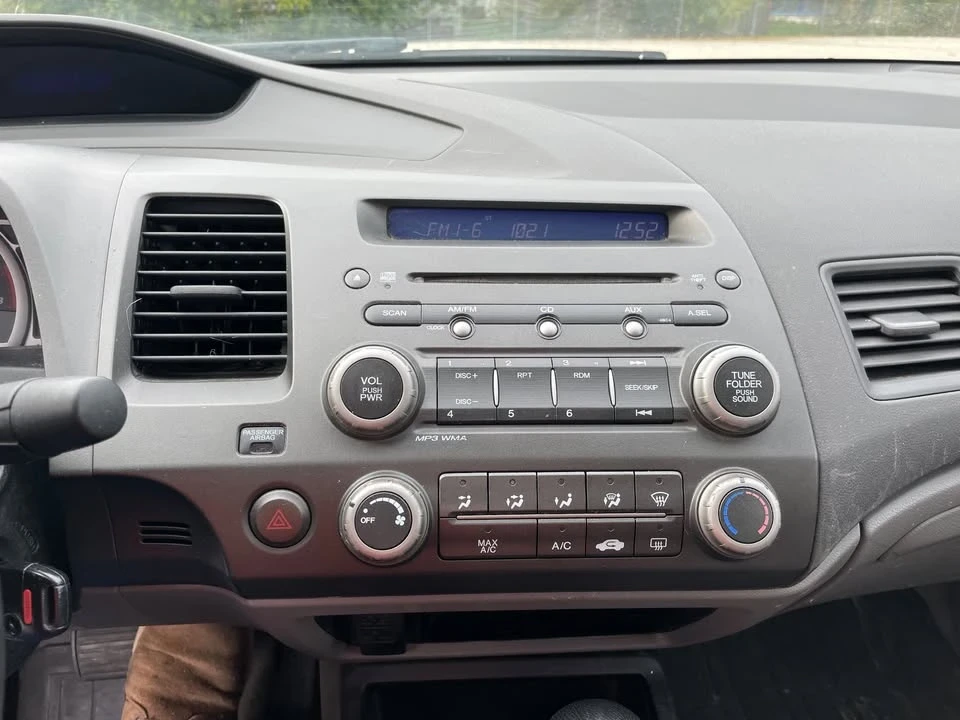2008 Honda Civic 8th Gen - Image 10 of 18