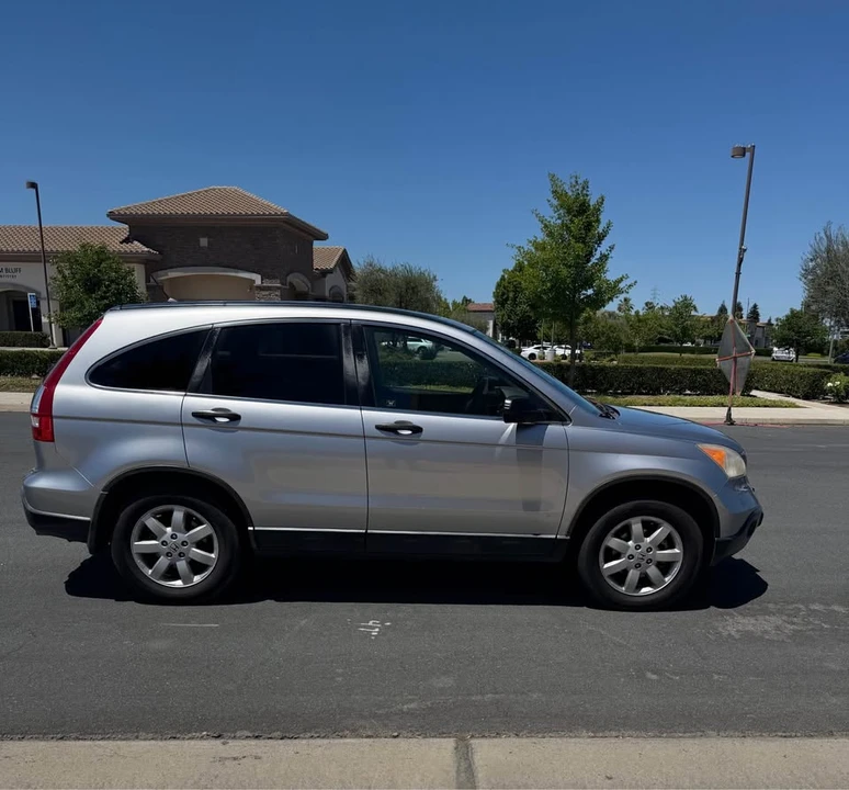 2008 Honda CR-V 3rd Gen - Image 3 of 10