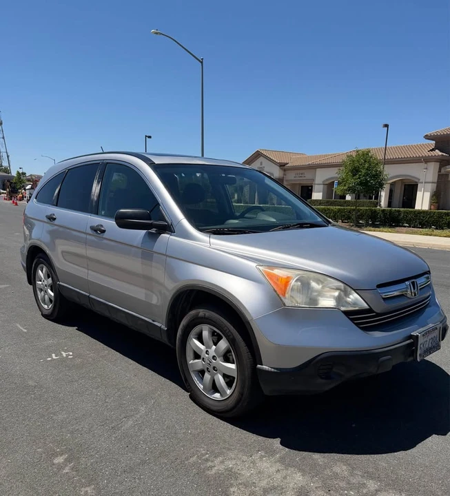 2008 Honda CR-V 3rd Gen - Image 2 of 10