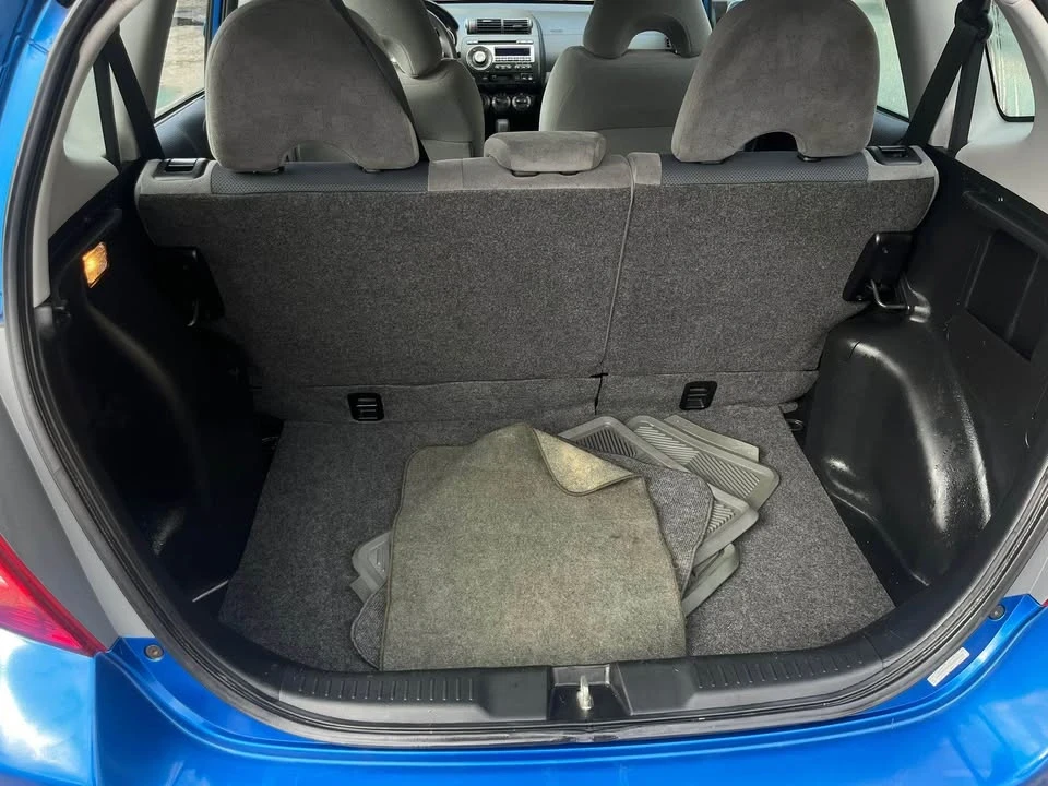 2008 Honda Fit - Image 11 of 13