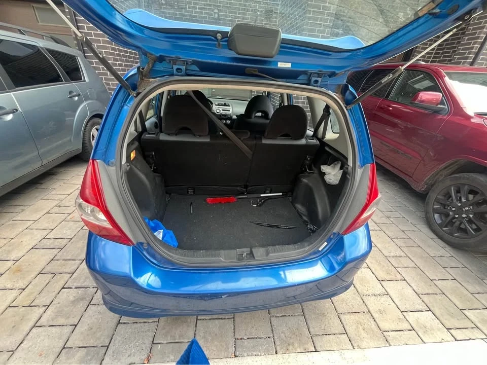 2008 Honda Fit - Image 5 of 5