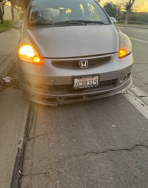 2008 Honda Fit - Image 2 of 2