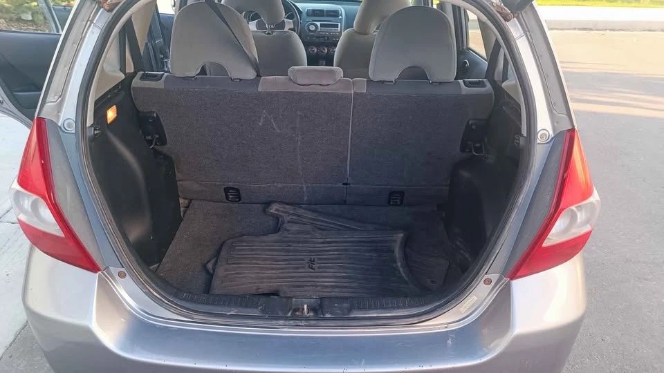 2008 Honda Fit - Image 6 of 11
