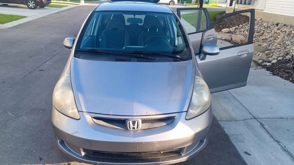 2008 Honda Fit - Image 2 of 11