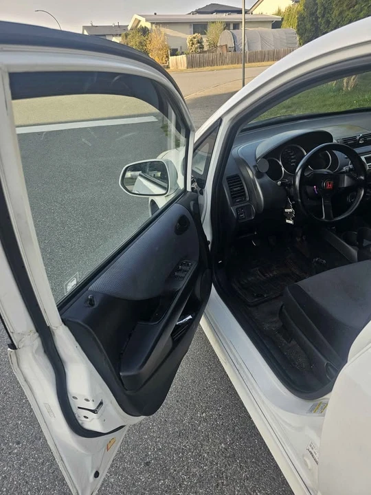 2008 Honda Fit - Image 9 of 14