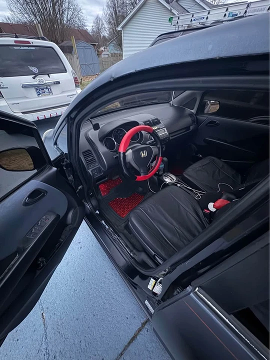 2008 Honda Fit - Image 9 of 11