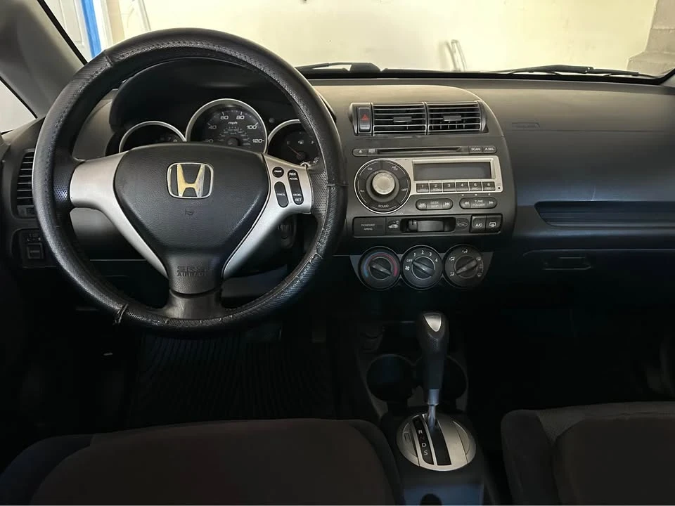 2008 Honda Fit - Image 9 of 11