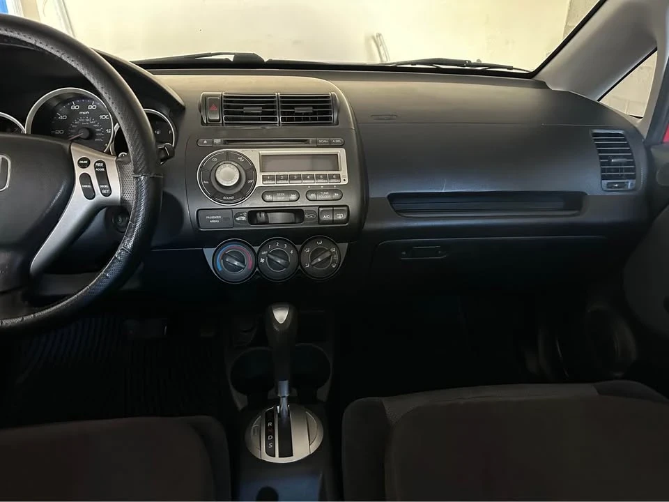 2008 Honda Fit - Image 10 of 11