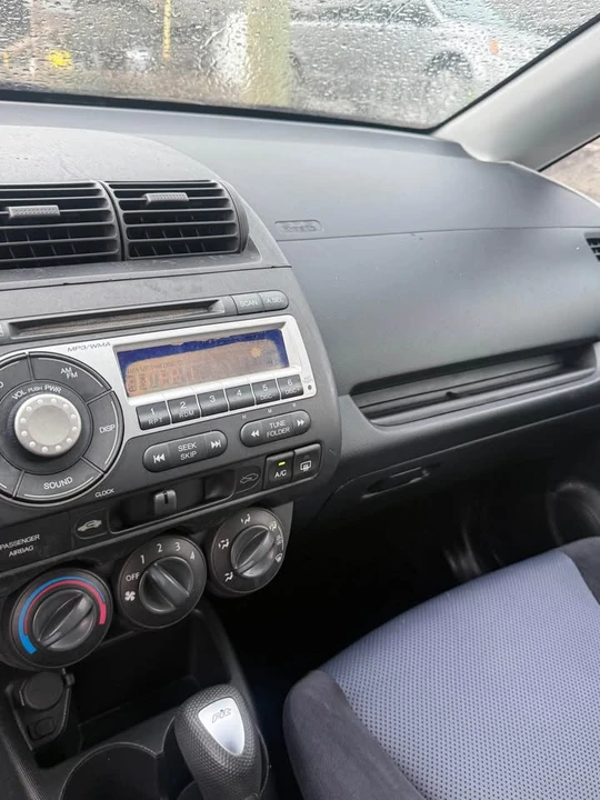 2008 Honda Fit - Image 10 of 14