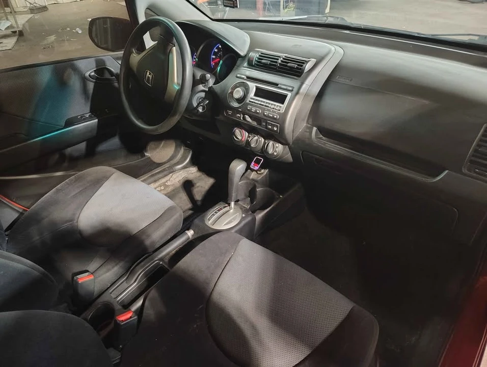 2008 Honda Fit - Image 2 of 4