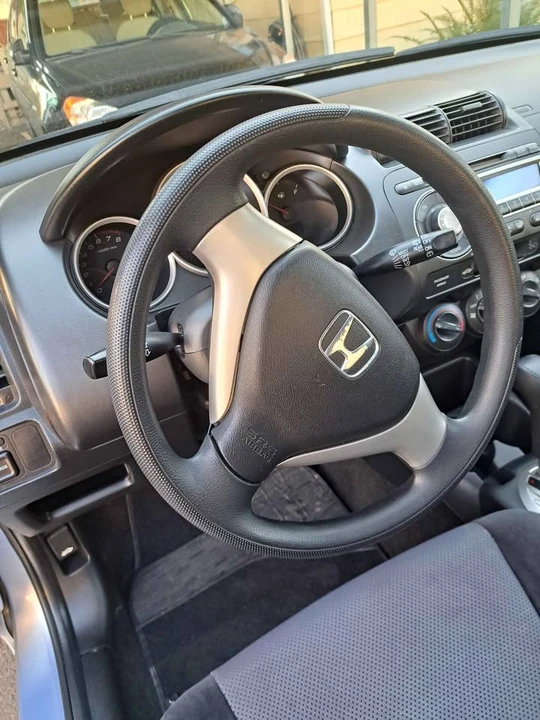 2008 Honda Fit - Image 6 of 10