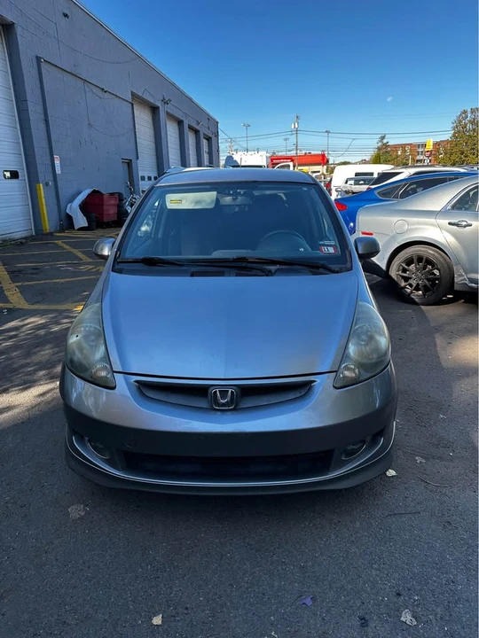 2008 Honda Fit - Image 3 of 11