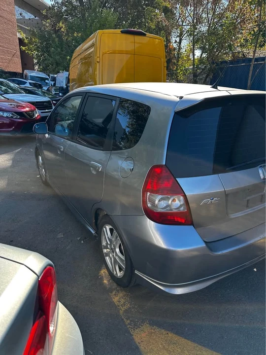2008 Honda Fit - Image 6 of 11
