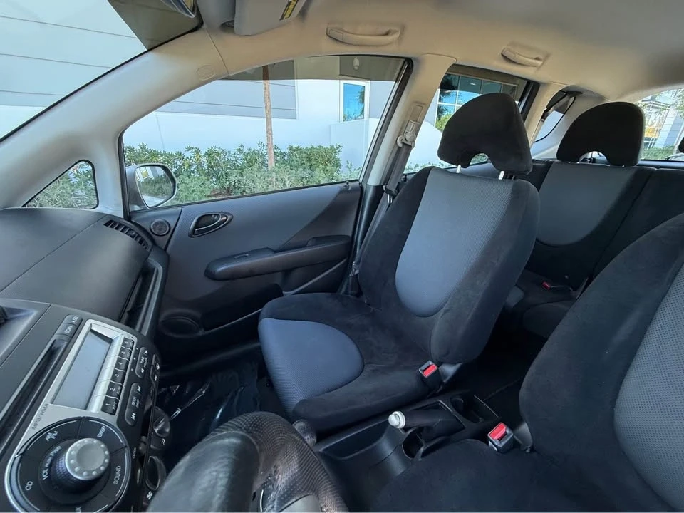 2008 Honda Fit - Image 11 of 16