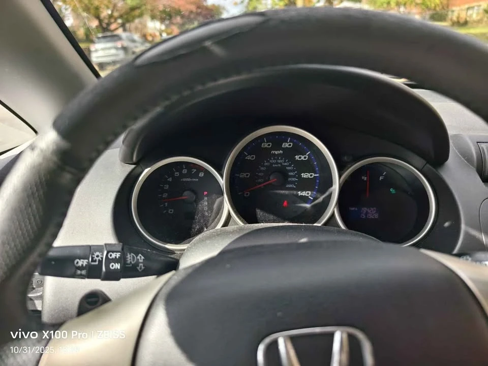 2008 Honda Fit - Image 6 of 8