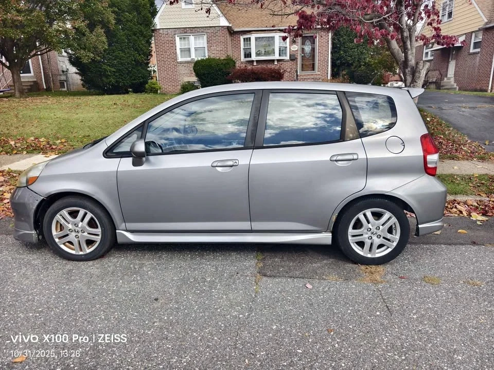2008 Honda Fit - Image 2 of 8