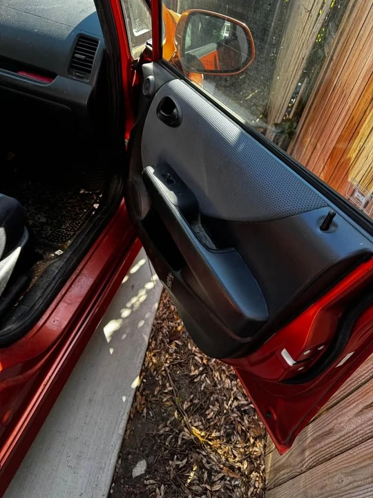 2008 Honda Fit - Image 13 of 16