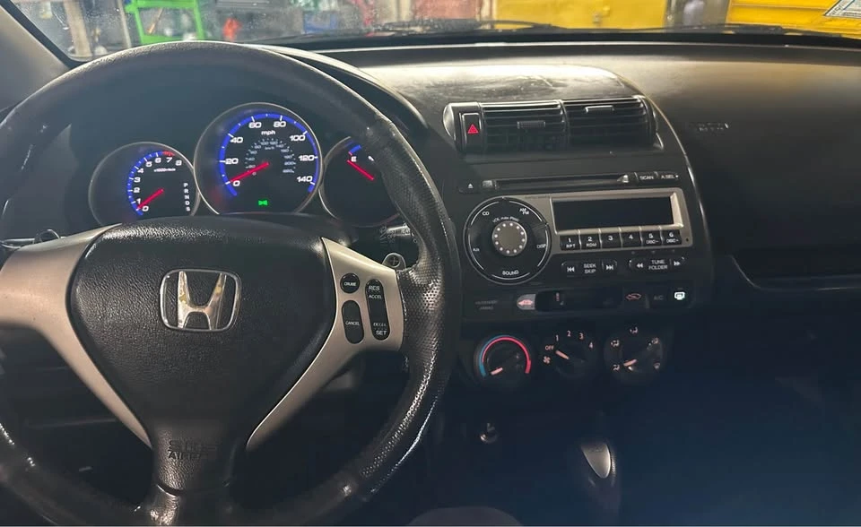 2008 Honda Fit - Image 5 of 6
