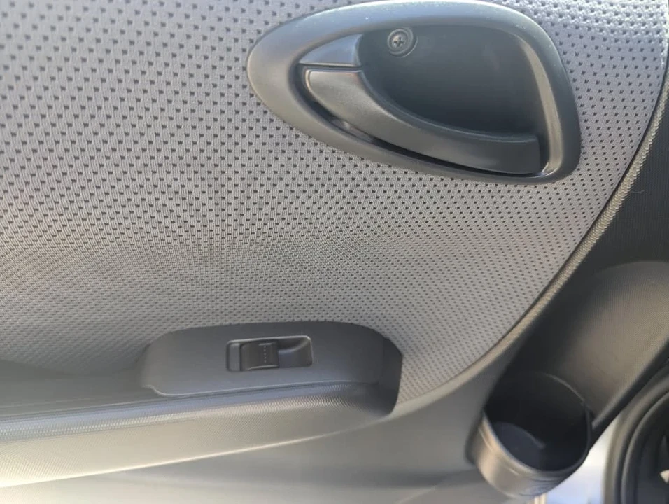 2008 Honda Fit - Image 14 of 18