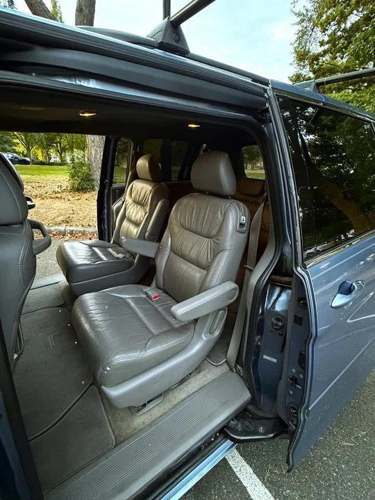 2008 Honda Odyssey - Image 11 of 20