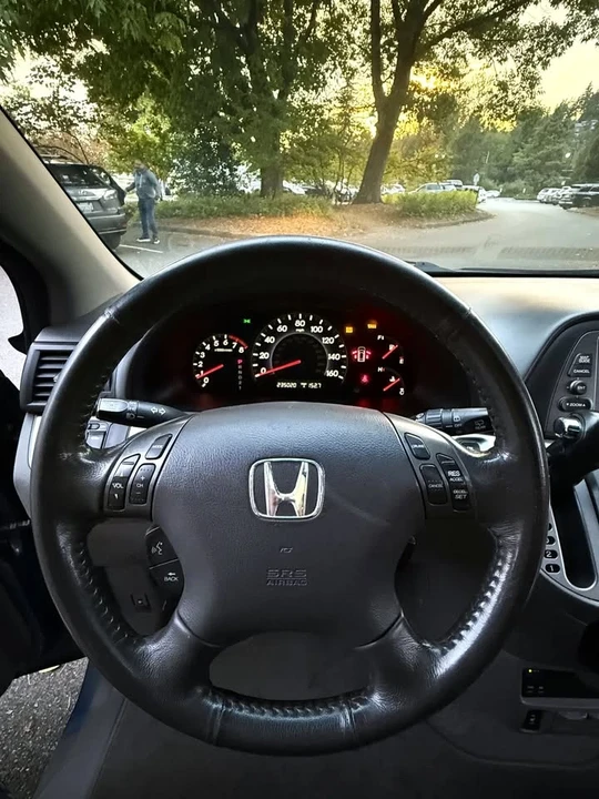 2008 Honda Odyssey - Image 14 of 20