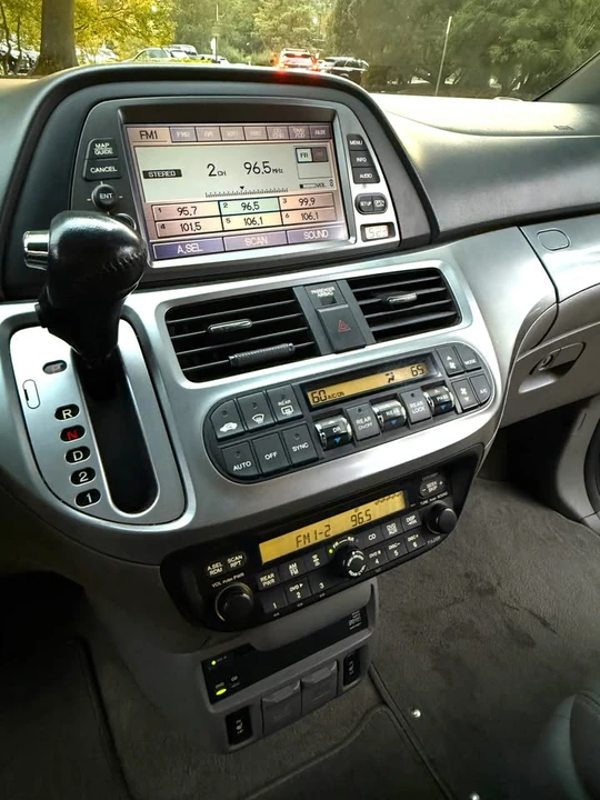 2008 Honda Odyssey - Image 15 of 20