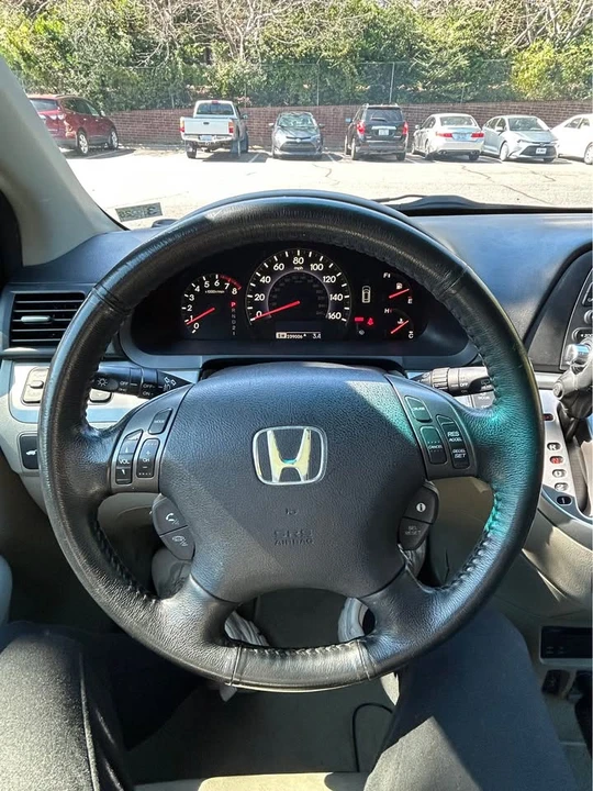 2008 Honda Odyssey - Image 11 of 13