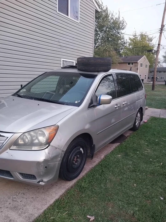 2008 Honda Odyssey - Image 2 of 3