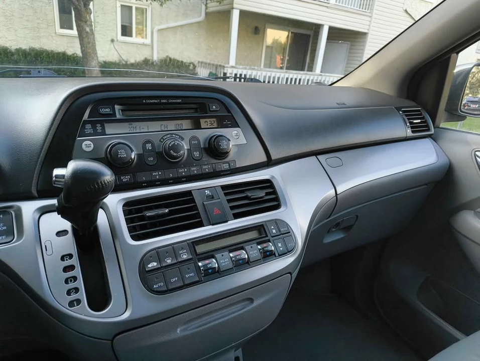 2008 Honda Odyssey - Image 17 of 18