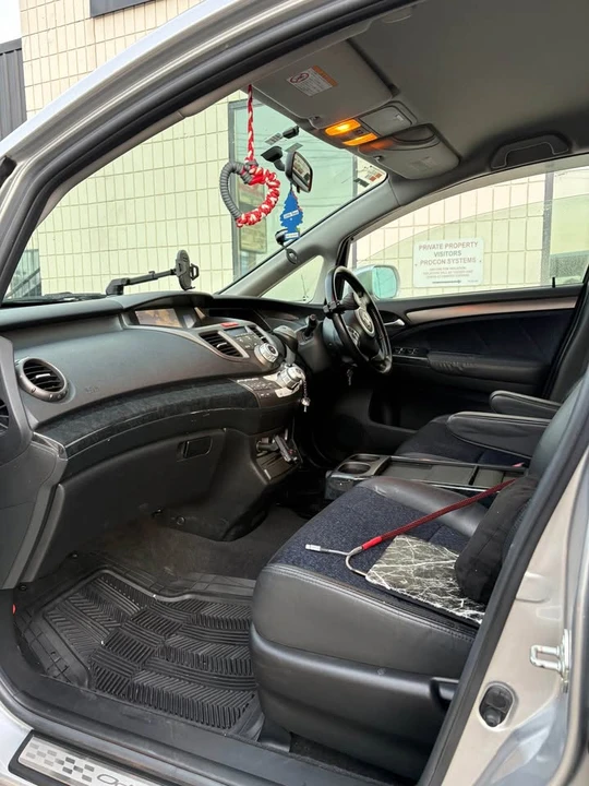 2008 Honda Odyssey - Image 13 of 14