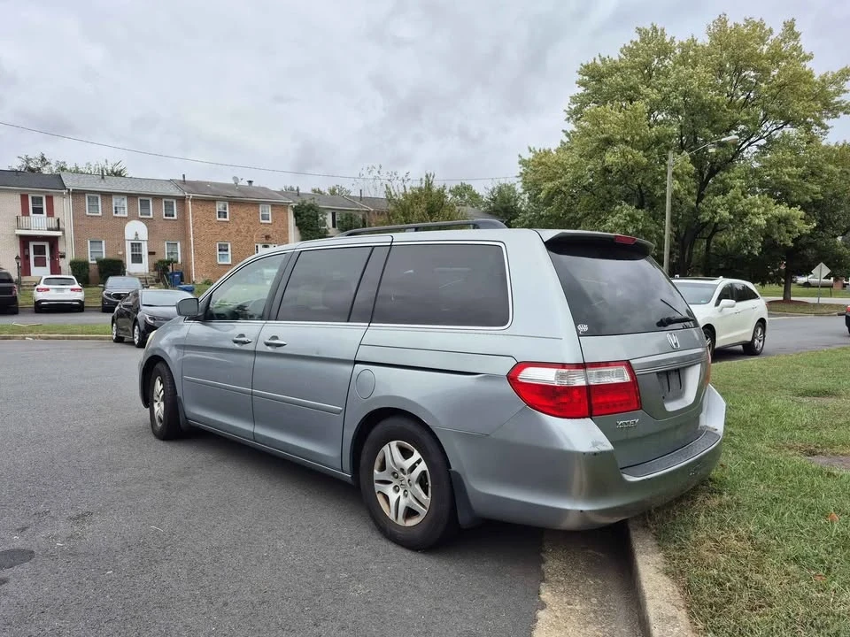 2008 Honda Odyssey - Image 2 of 9