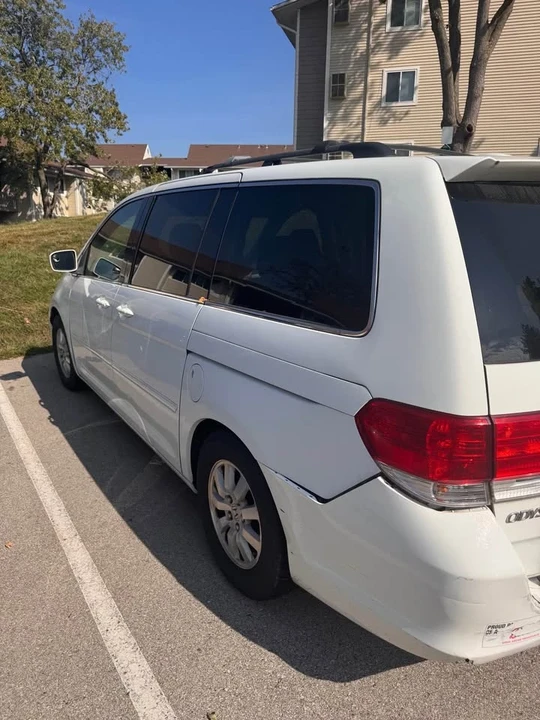 2008 Honda Odyssey - Image 2 of 11