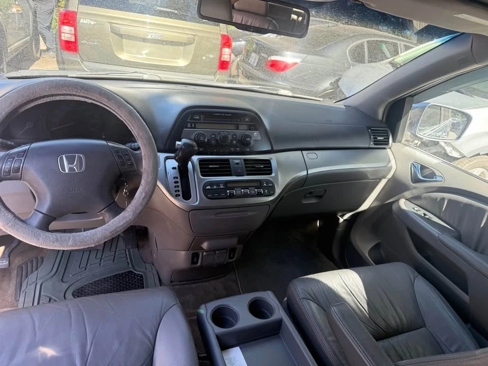 2008 Honda Odyssey - Image 11 of 12