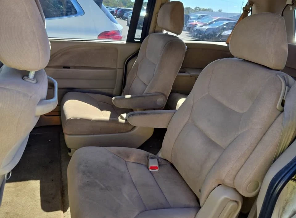 2008 Honda Odyssey - Image 10 of 15