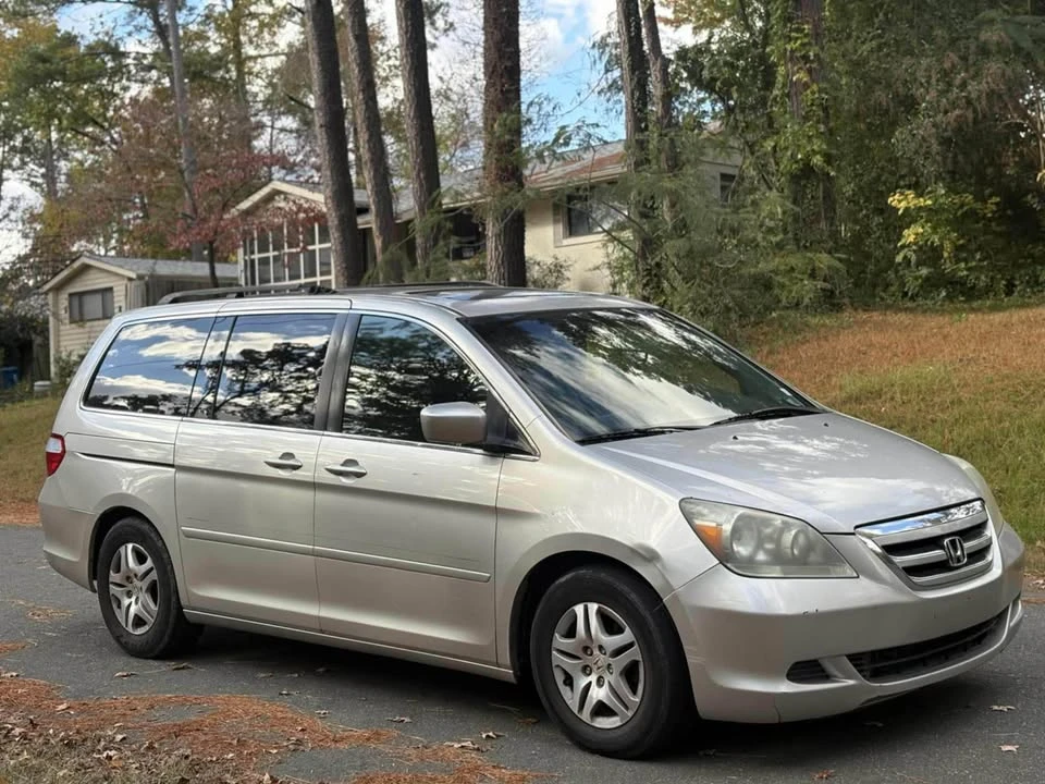 2008 Honda Odyssey - Image 2 of 13
