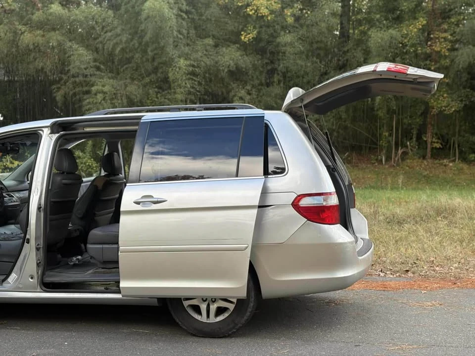 2008 Honda Odyssey - Image 9 of 13